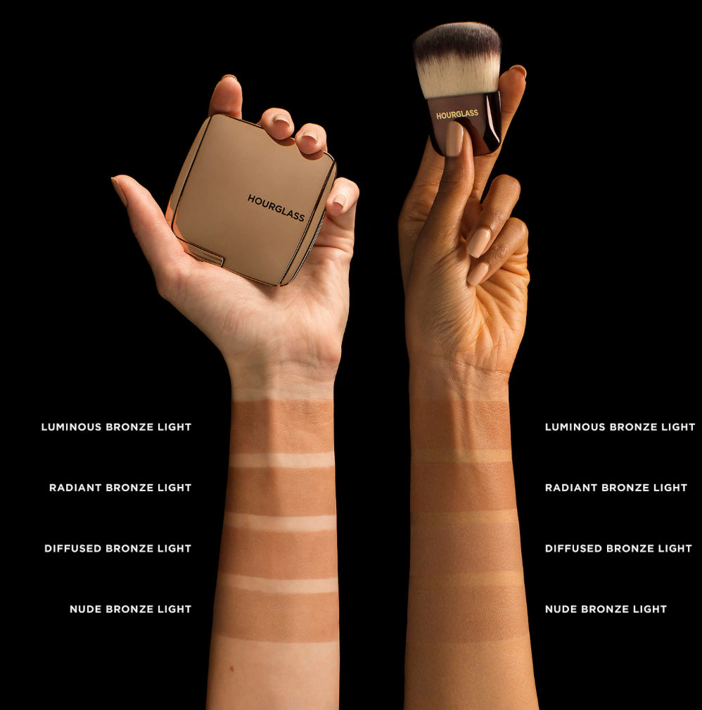 Hourglass 
Ambient® Lighting Bronzer Mini